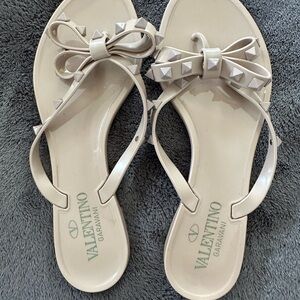 Valentino Garavani Cream Sandals with Elegant Bow